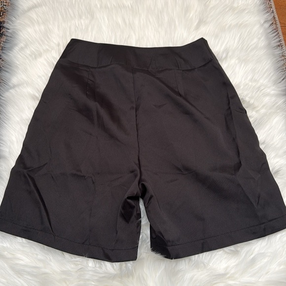 NWOT Nice to Meet You Black Vest&Shorts set in sz small. Avail in black or white - Picture 9 of 15